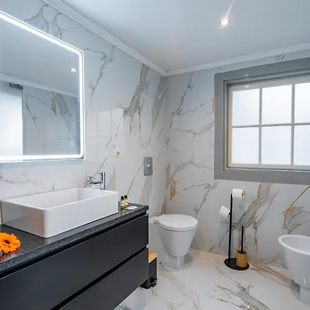 Casa Da Hera - The Ivy House Apartment
